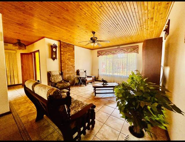 3 BEDROOM HOUSE FOR SALE IN VANDERBIJLPARK SE 6